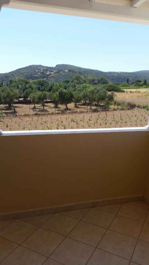 Emmanouil Apartment Kalamos  Exterior photo
